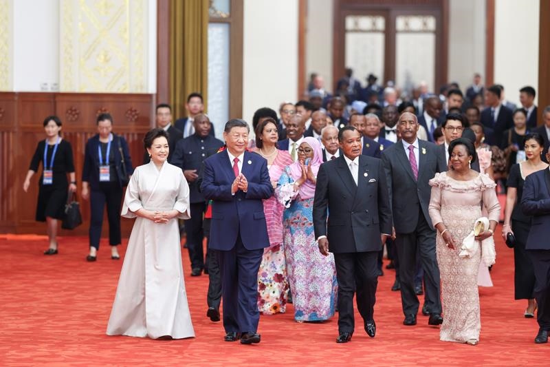 2024年9月4日晚，習(xí)近平主席和夫人彭麗媛在北京人民大會(huì)堂舉行宴會(huì)，歡迎來(lái)華出席中非合作論壇北京峰會(huì)的非方及國(guó)際貴賓。