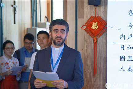 里約天主教大學(xué)校長安德森·佩德羅索在活動(dòng)現(xiàn)場致辭。人民網(wǎng)記者 陳海琪攝