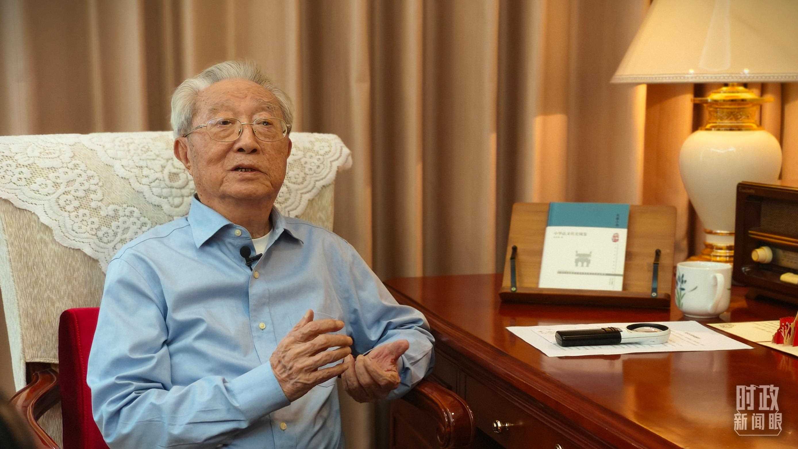 “人民教育家”國家榮譽稱號獲得者張晉藩。（總臺央視記者李立拍攝）