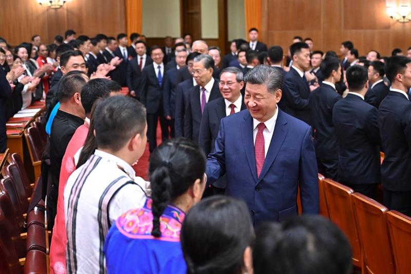 2024年9月29日晚，慶祝中華人民共和國成立75周年音樂會在京舉行。習(xí)近平總書記等黨和國家領(lǐng)導(dǎo)人，同3000多名觀眾一起觀看演出。