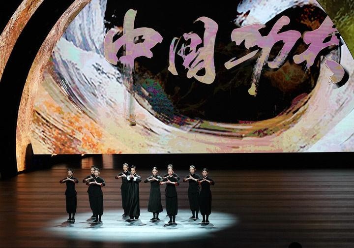 2024年9月19日，演職人員在北京文化論壇專場文藝演出中表演舞劇《詠春》。