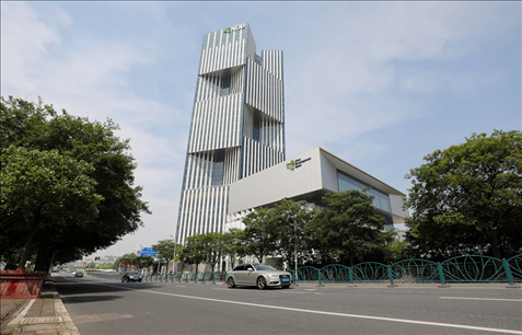 這是位于上海浦東新區(qū)世博園區(qū)的新開發(fā)銀行總部大樓（2022年6月17日攝）。新華社記者 方喆 攝