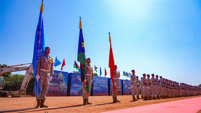 授勛官兵莊嚴(yán)列隊(duì)。王軍杰攝