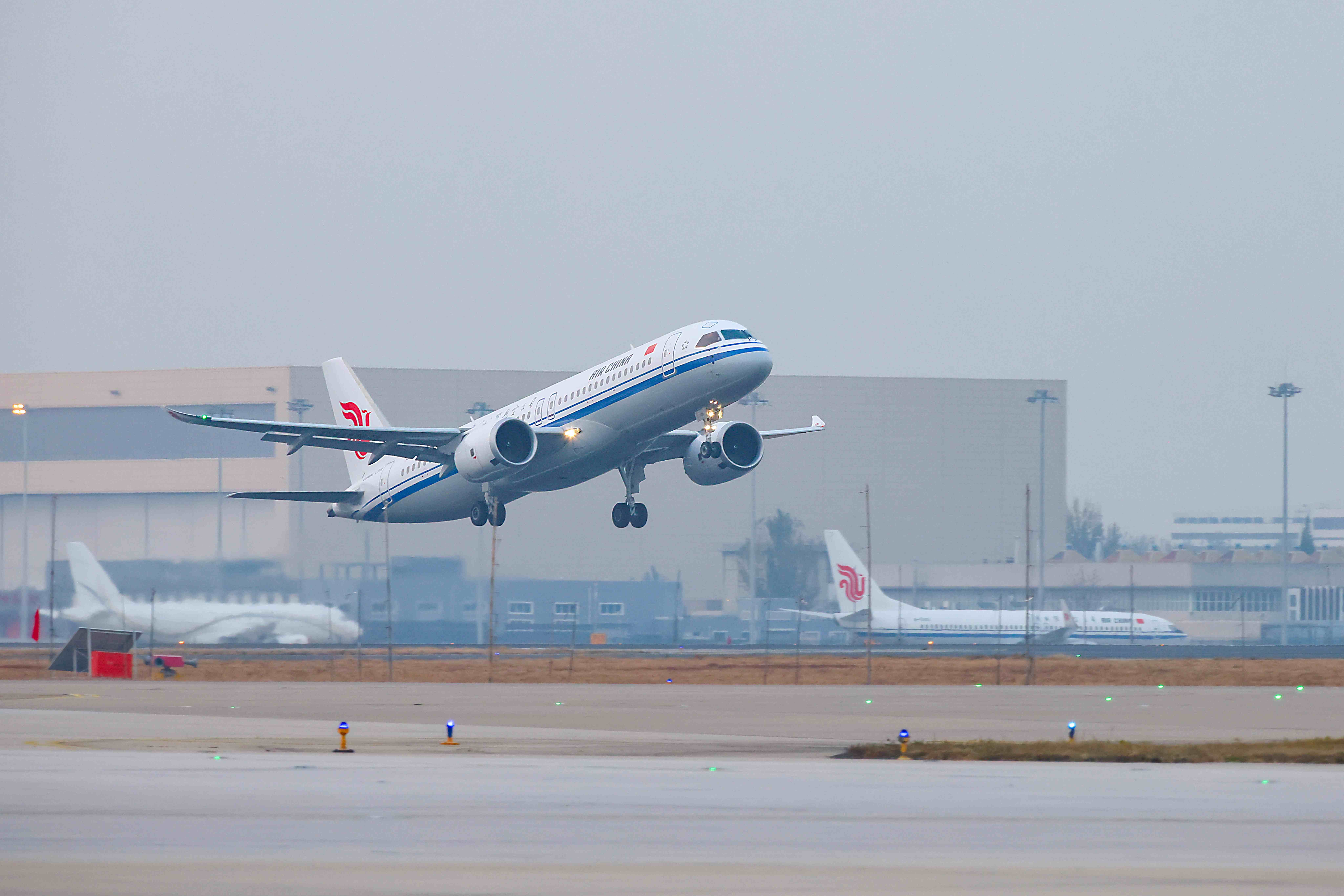 飛機(jī)從北京首都國(guó)際機(jī)場(chǎng)起飛，航向澳門(mén)。受訪(fǎng)方供圖