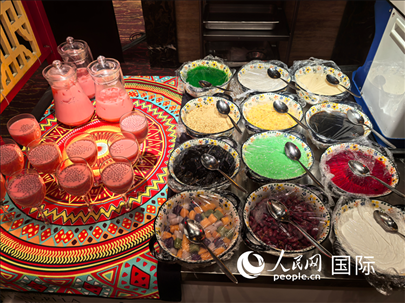 馬來西亞美食節(jié)現(xiàn)場準(zhǔn)備的美食。人民網(wǎng) 楊春燕攝