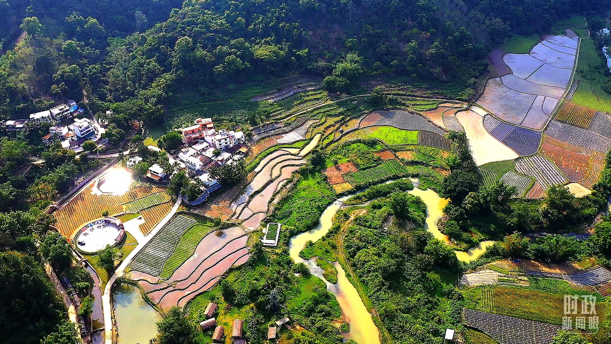 海南省五指山市水滿(mǎn)鄉(xiāng)毛納村。（總臺(tái)央視記者劉琦拍攝）