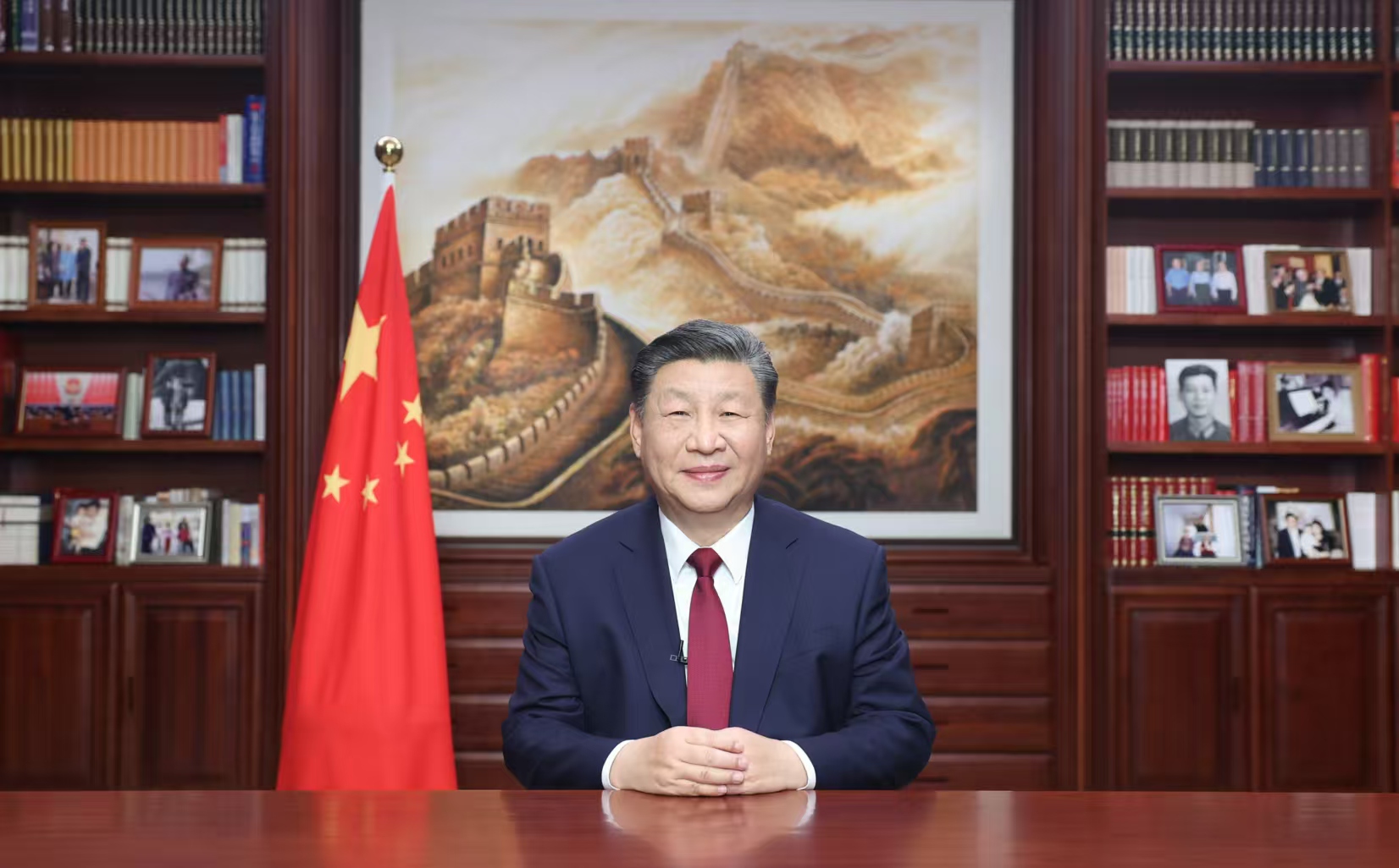 2023年12月31日，新年前夕，國家主席習(xí)近平通過中央廣播電視總臺和互聯(lián)網(wǎng)，發(fā)表二〇二四年新年賀詞。圖片來源：新華社