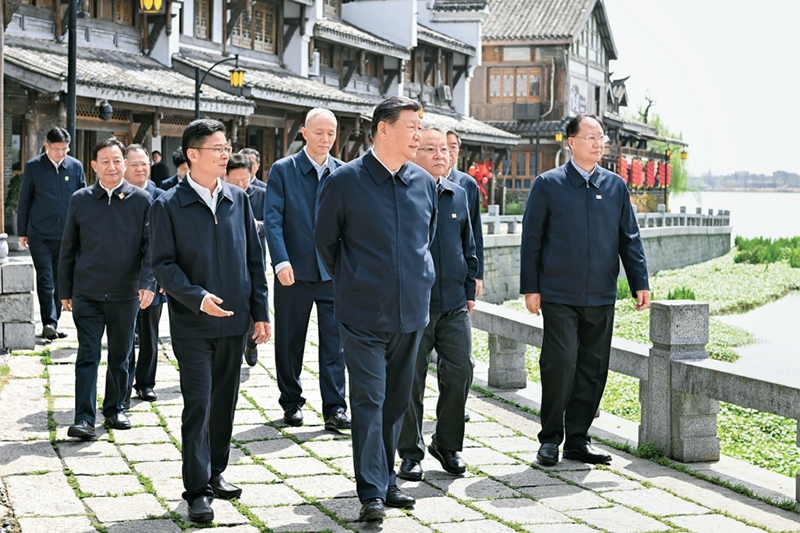2024年3月18日至21日，中共中央總書記、國家主席、中央軍委主席習近平在湖南考察。這是19日上午，習近平在常德河街考察。 新華社記者 謝環(huán)馳/攝