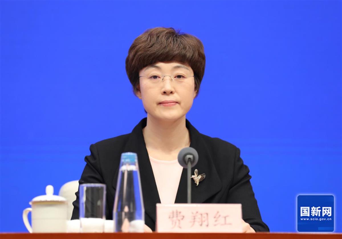 司法部新聞發(fā)言人、法治宣傳中心主任費翔紅。圖片來源：國新網(wǎng)