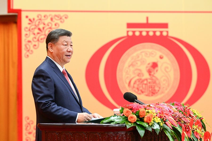 1月27日，中共中央、國(guó)務(wù)院在北京人民大會(huì)堂舉行2025年春節(jié)團(tuán)拜會(huì)。中共中央總書記、國(guó)家主席、中央軍委主席習(xí)近平發(fā)表講話。新華社記者 李學(xué)仁 攝