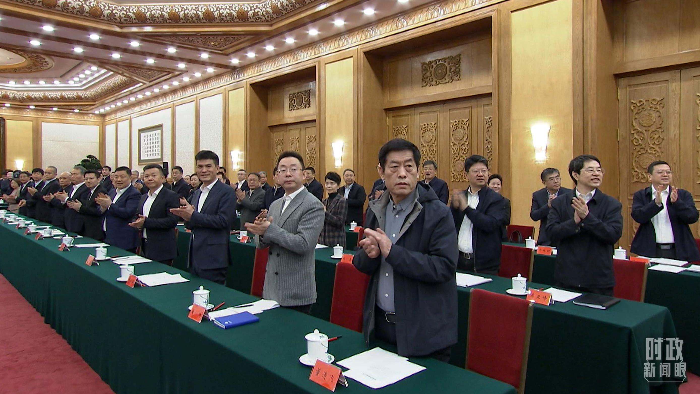 △2月17日，民營(yíng)企業(yè)座談會(huì)現(xiàn)場(chǎng)。