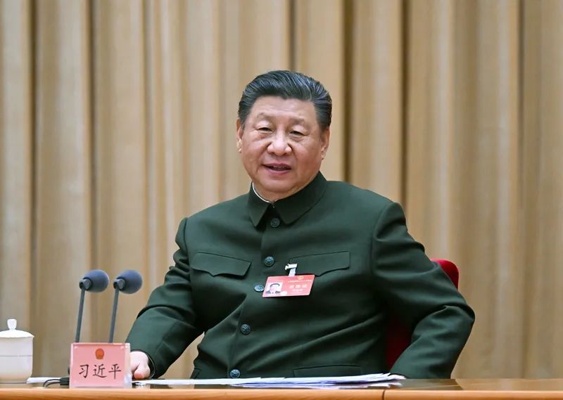 2024年3月7日下午，習(xí)近平出席十四屆全國(guó)人大二次會(huì)議解放軍和武警部隊(duì)代表團(tuán)全體會(huì)議并發(fā)表重要講話。新華社記者 李剛 攝