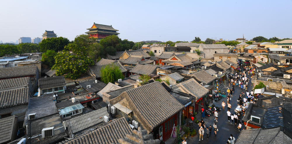 遠(yuǎn)眺鐘鼓樓。新華社記者 陳鐘昊 攝