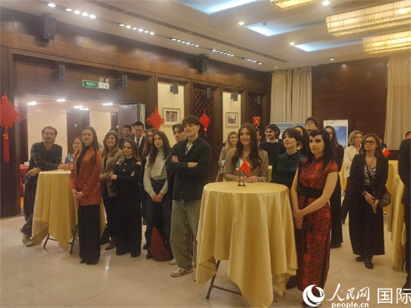 來自意大利多所高校的師生代表參加了此次活動。人民網(wǎng)記者鄭彬攝