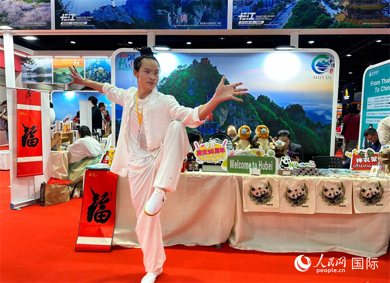 中國武當(dāng)功夫走進東南亞，以精湛的武藝和飄逸的身姿詮釋中國武術(shù)的精髓。人民網(wǎng)記者 簡承淵攝