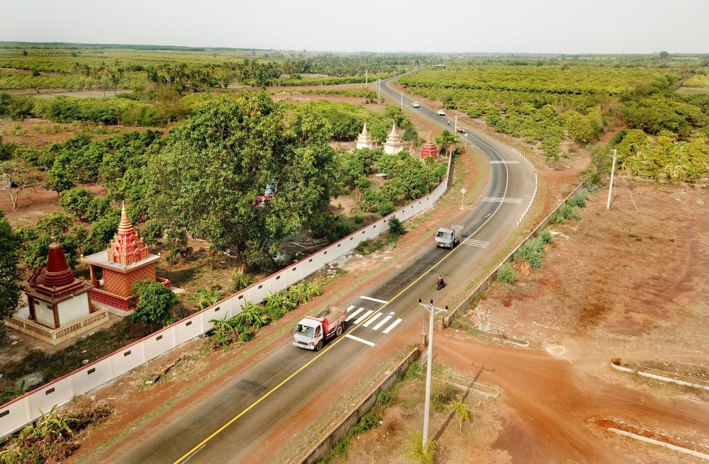 2019年9月3日在柬埔寨磅通省拍攝的中國(guó)援柬鄉(xiāng)村道路項(xiàng)目一期完工道路。