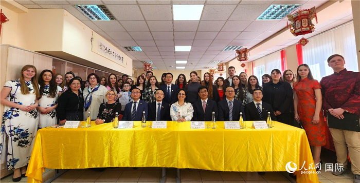 參加中文翻譯比賽全體人員合影。人民網(wǎng)記者 蔡子暢攝