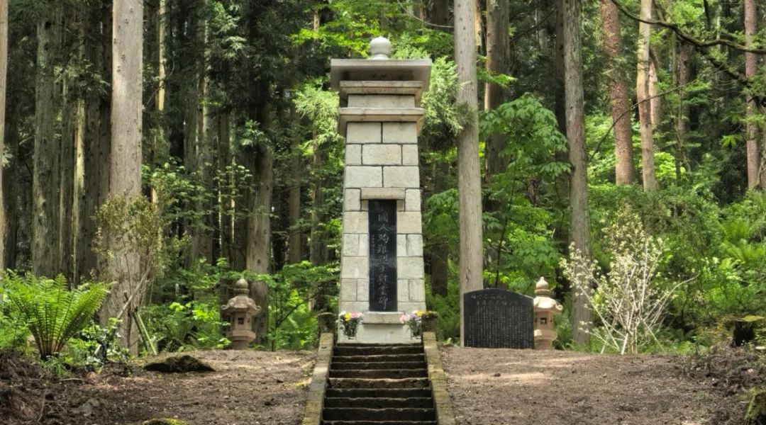 福島縣豬苗代町中國殉難勞工慰靈碑修繕完工暨植樹祭掃儀式舉行。中國駐新潟總領館供圖