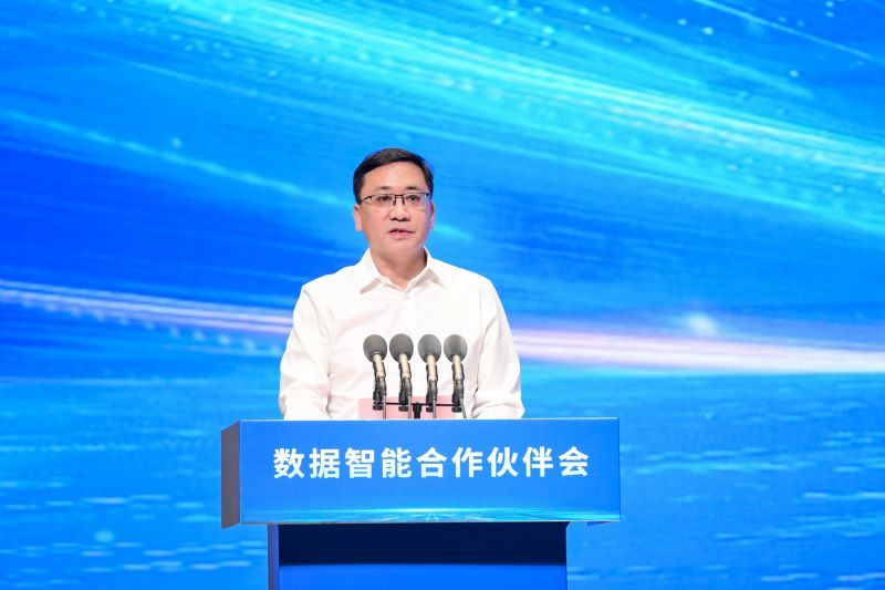 圖為河南省人民政府國有資產(chǎn)監(jiān)督管理委員會(huì)黨委委員、副主任李海峰。