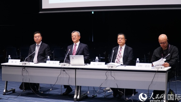 與會(huì)專家熱切交流。人民網(wǎng) 蔣曉辰攝